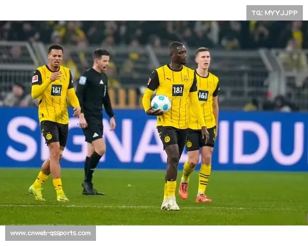 多特蒙德威斯特法伦主场气氛沸腾，助球队逆转胜局